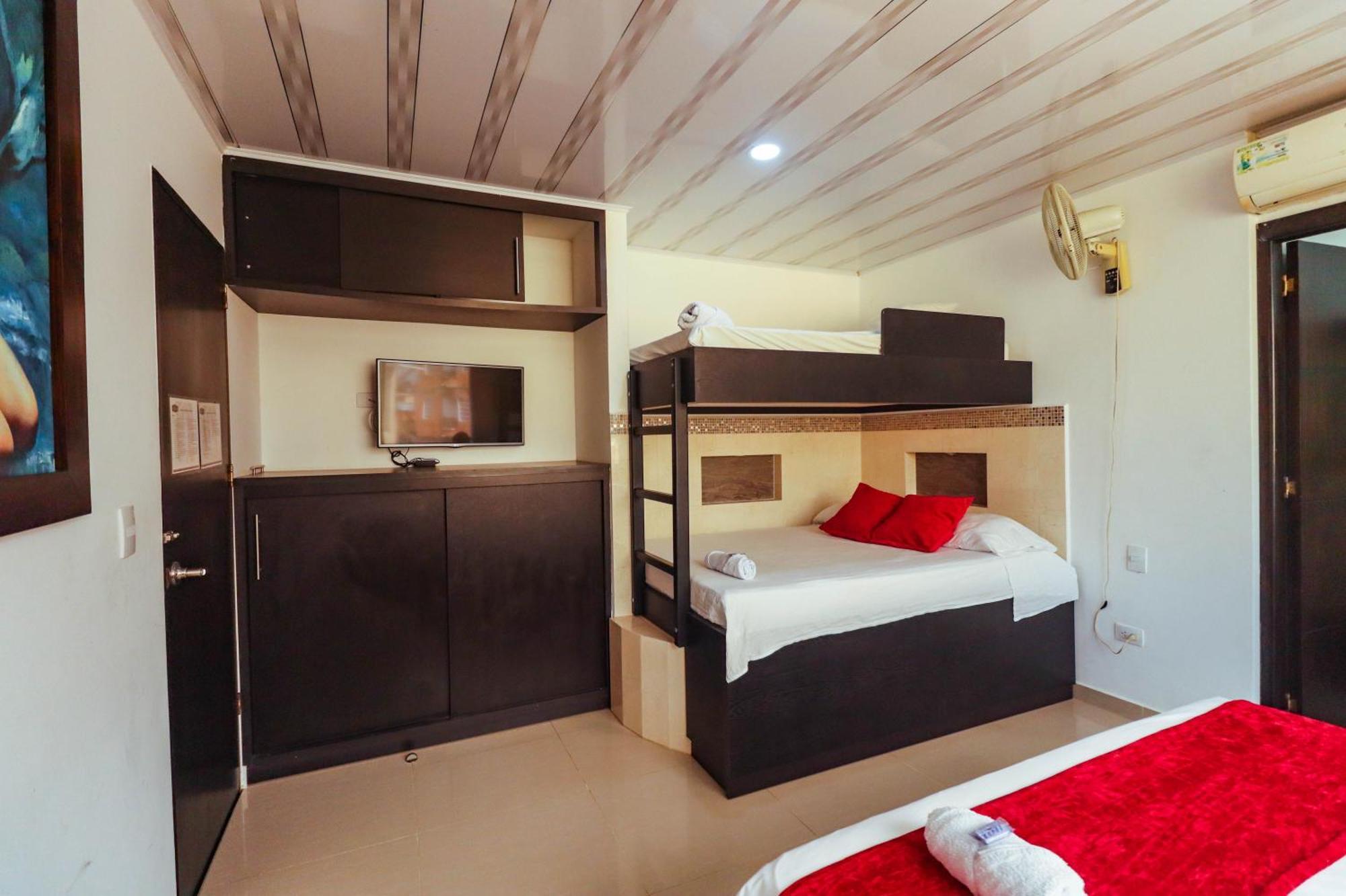 Hotel California Air Carepa Екстериор снимка
